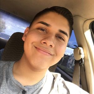 Meet your Posher, Carlos